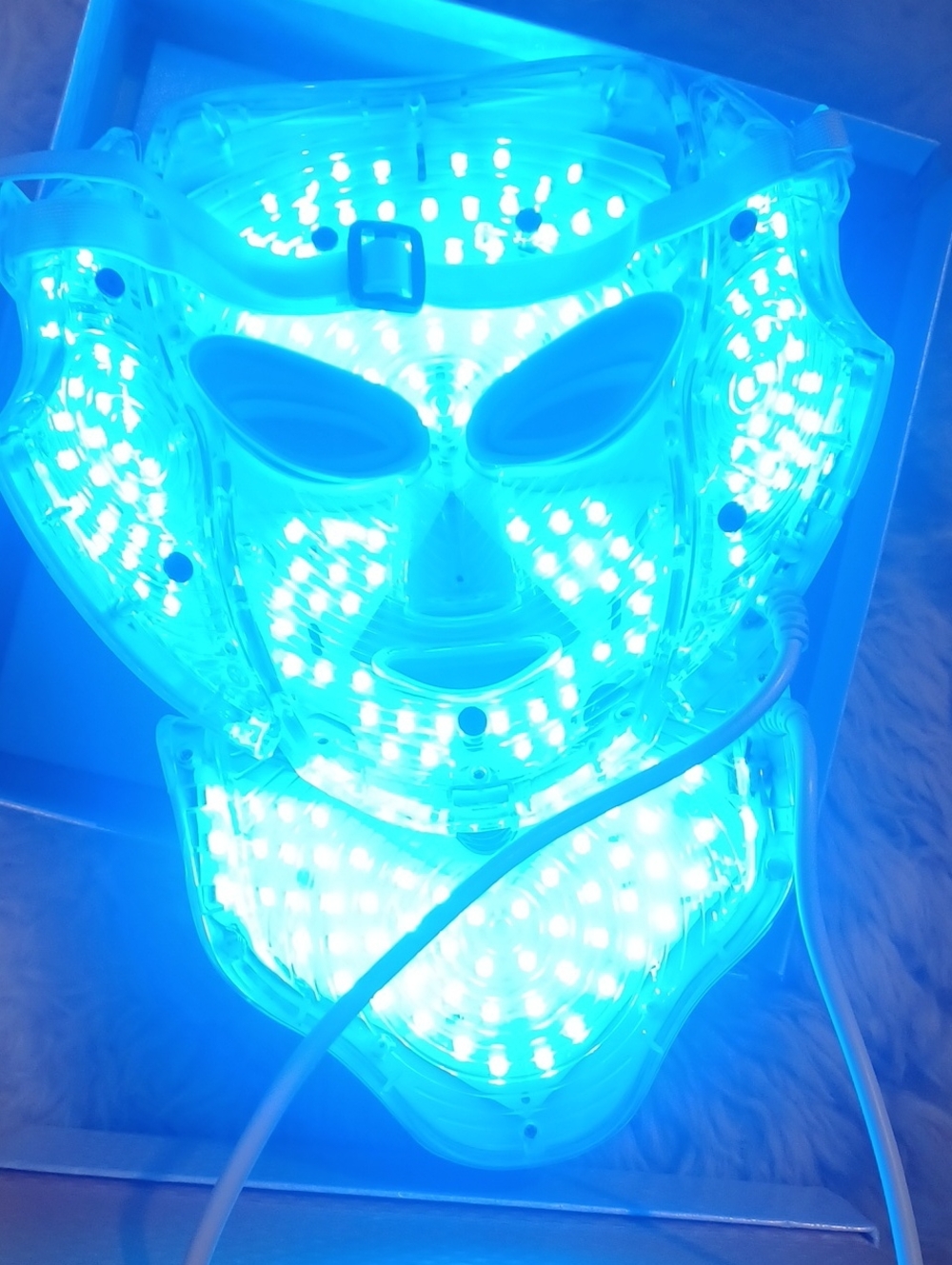 LED Light Therapy Facial & Neck Mask 7 Colors With Ems - Picture 3 of 6